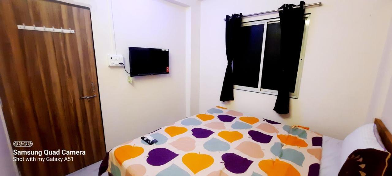 Hotel Jampore Inn Daman Exteriör bild