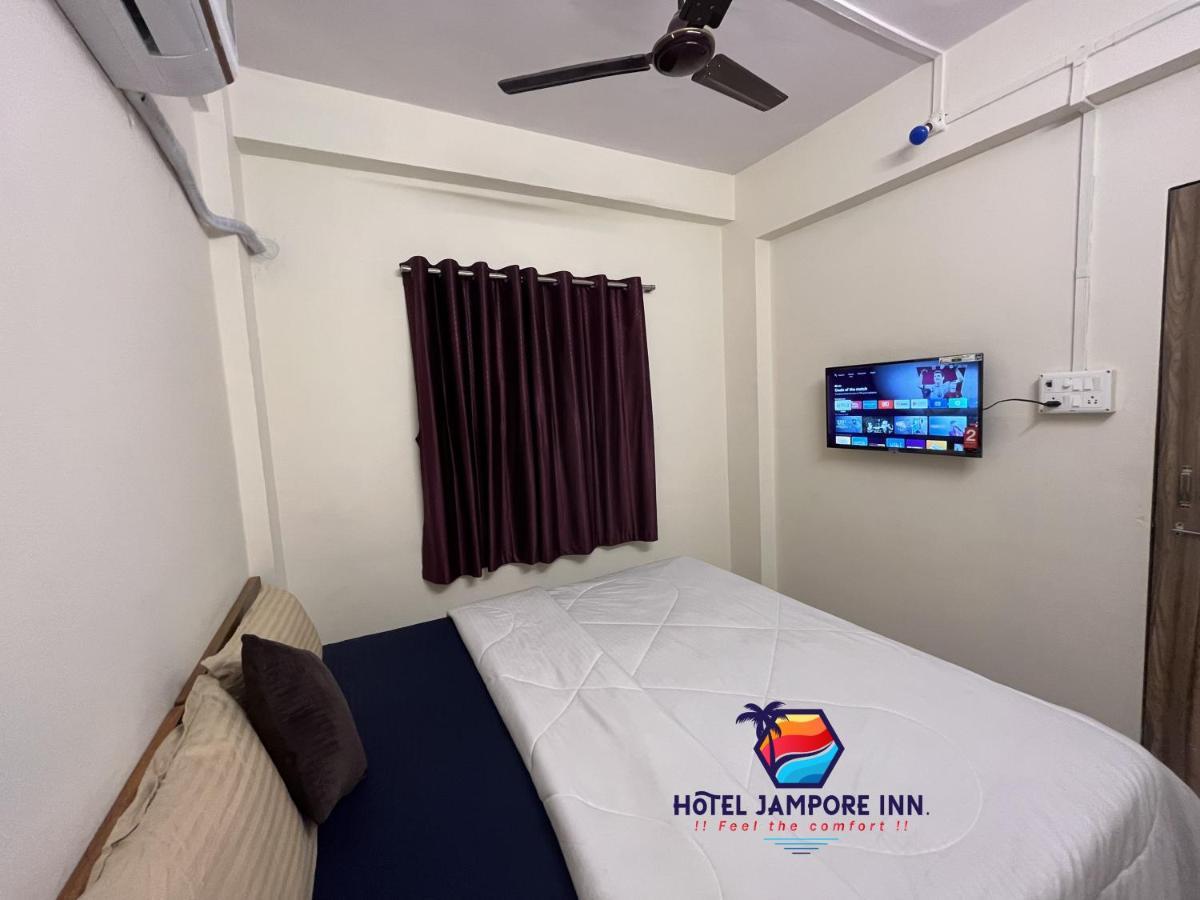 Hotel Jampore Inn Daman Exteriör bild
